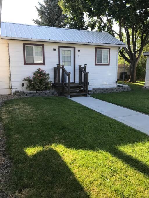 Cozy Cottage House B With Double Carport ทวินฟอลส์ ภายนอก รูปภาพ